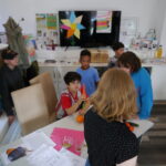 Kinder mit Obst und Gemüse